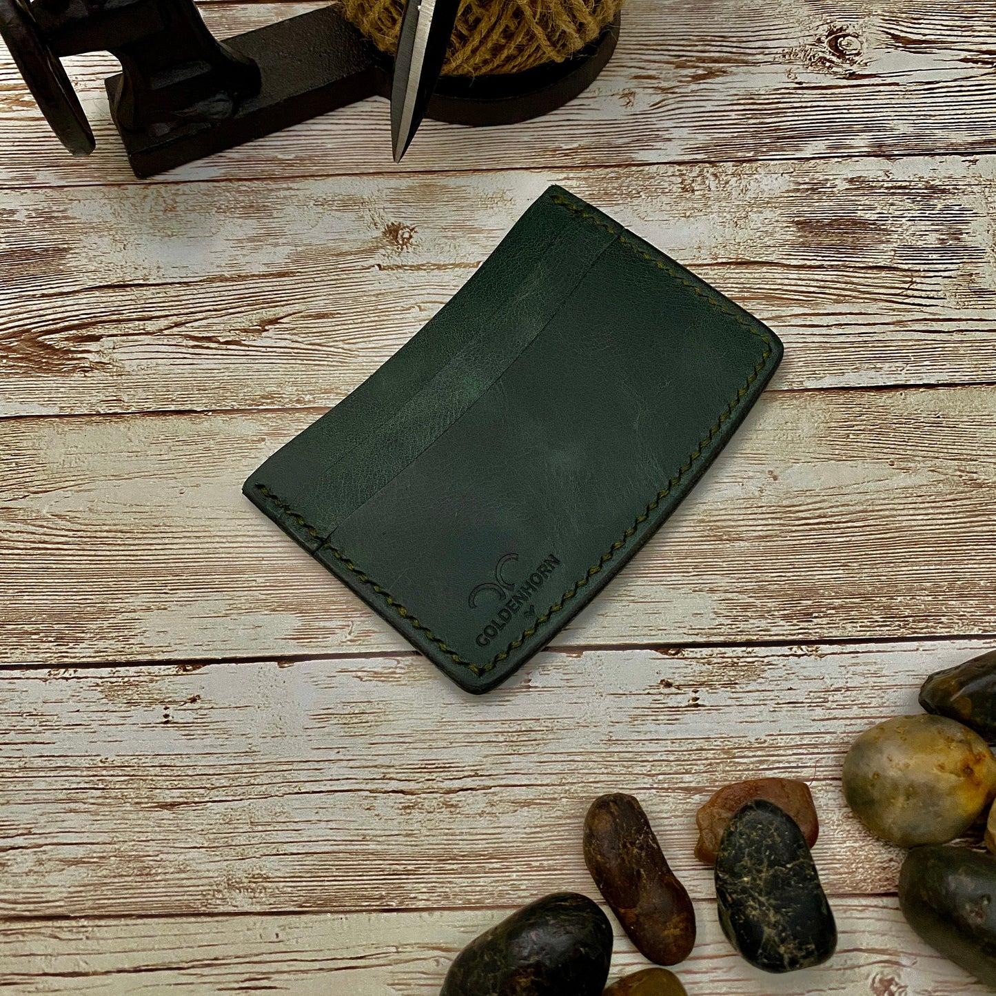 Personalized leather card holder, Green Leather credit card wallet for men and women, Minimalist credit card holder